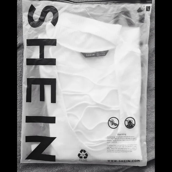 Shein criss cross choker neck top - Picture 3 of 3